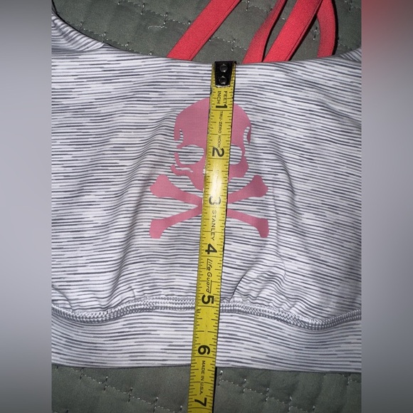 Lululemon Skull & Crossbones Sports Bra – Size 4. VGUC - Picture 8 of 8